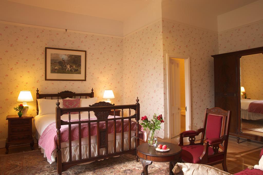 Viewmount House Hotel Longford Room photo